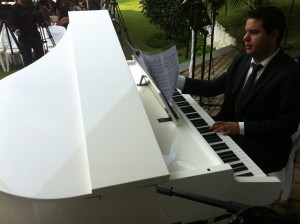 Musical Cantareira - Agora com dois pianos brancos "Realizando sonhos"